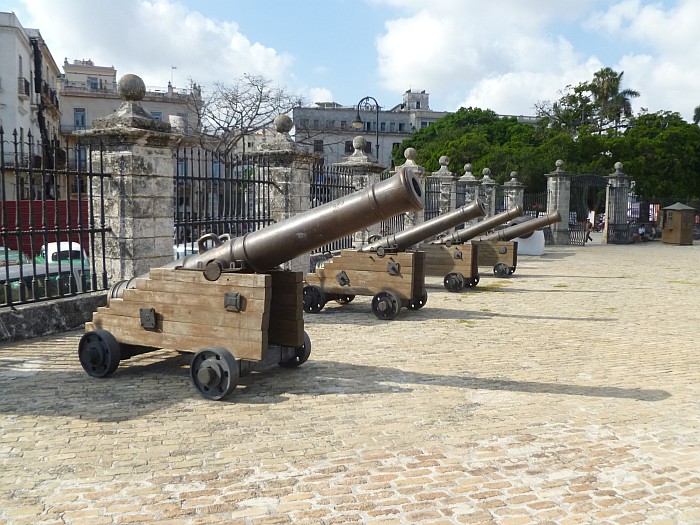 Castillo de la Real Fuerza cannons