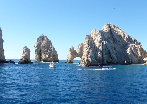 the sea arch of Cabo San Lucas