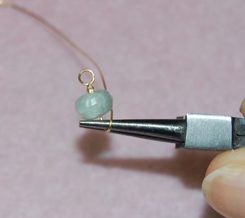 Jewelry wiring - The second loop of the bead