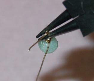 Jewelry wiring - Linking the next bead