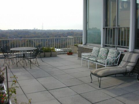 North rooftop terrace